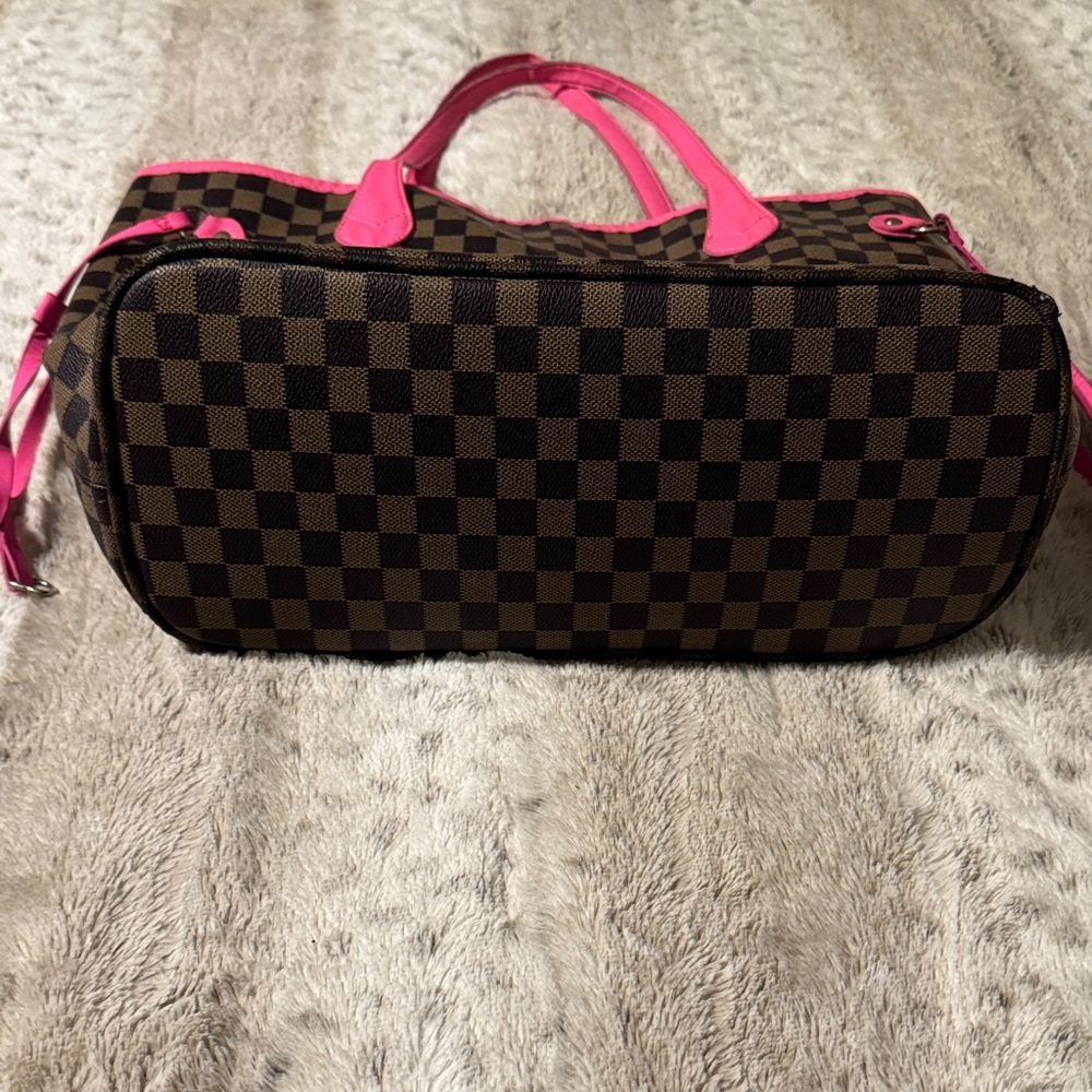 💖Stylish Pink and Brown Checkered Tote Bag - Picture 3 of 10